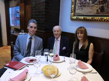 Juan Estadella con amigos María y Lucio Blázquez, Madrid (España), 2019.