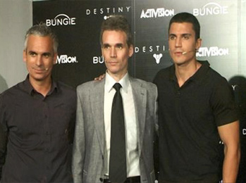 Con el actor Álex González en la presentación
