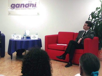 Presentation of the book �Astrolog�a Mundial�. Librer�a Gandhi (Mexico DF, Mexico), 2008.